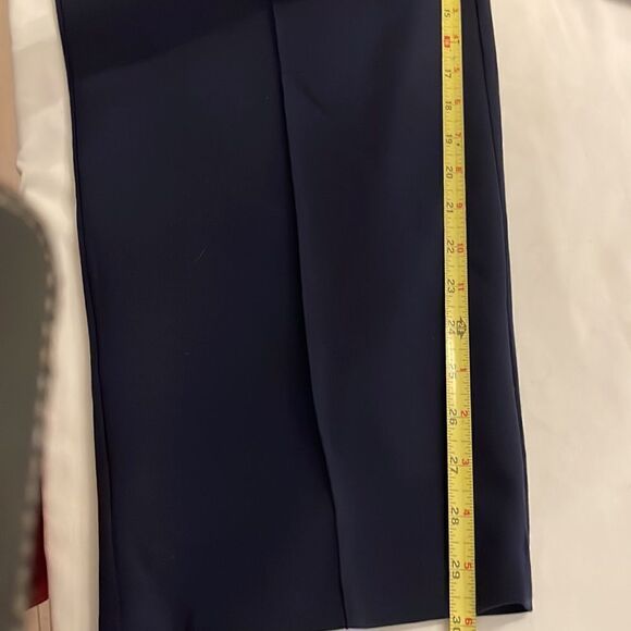 C. D. DANIELS NAVY PULL ON CAPRIS PANTS.  NEW WITH TAGS.   STRETCH - Picture 6 of 8